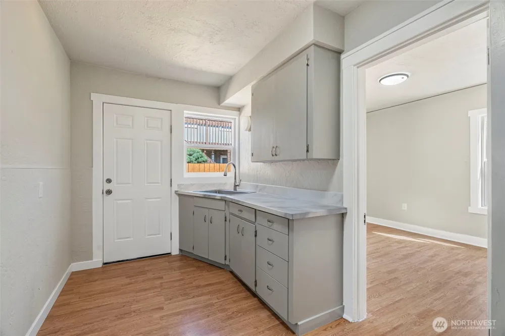 3015 Dover Street Longview, WA 98632