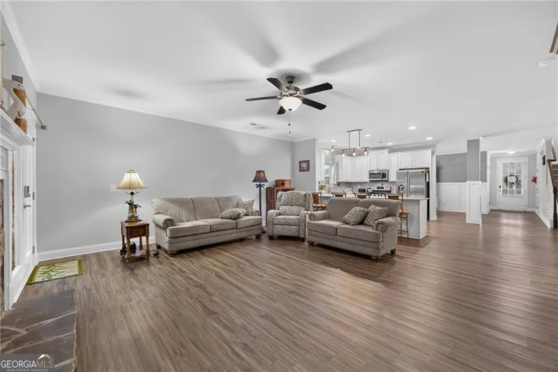 235 Rosemary LNDG Dallas, GA 30132