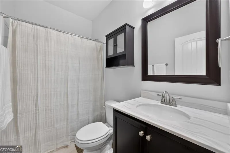 235 Rosemary LNDG Dallas, GA 30132