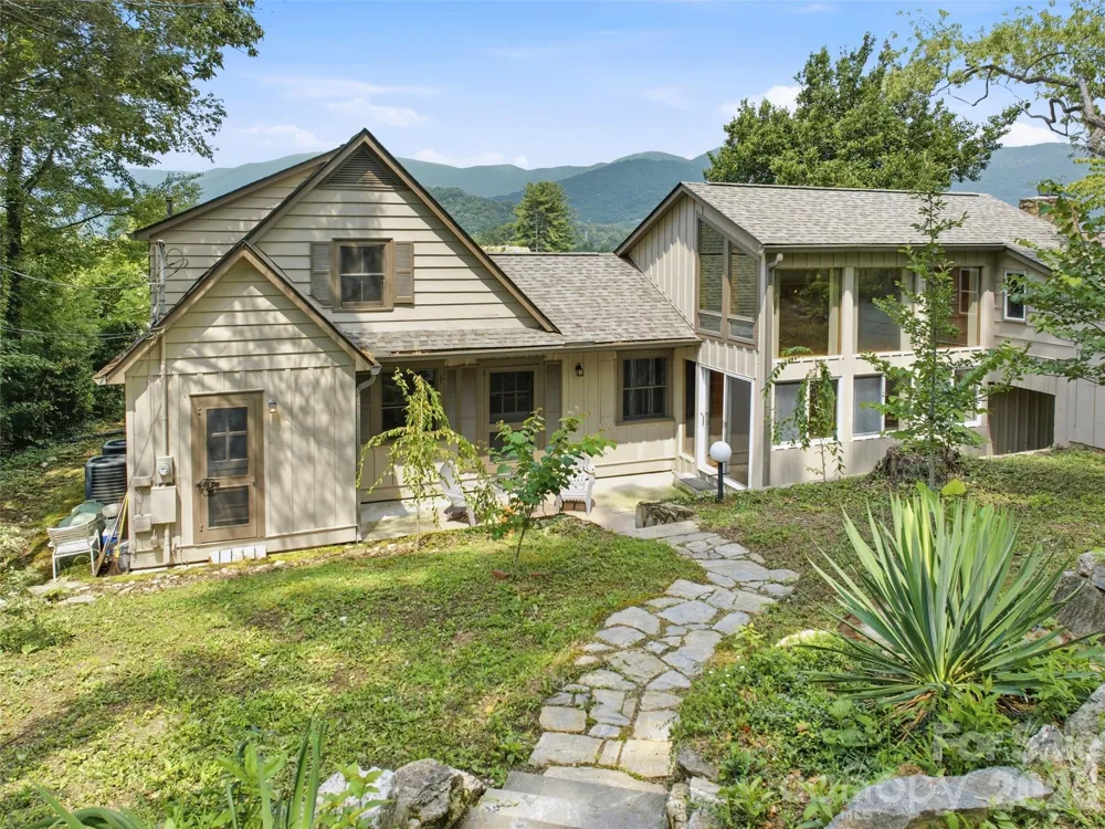 279 Longview Drive Waynesville, NC 28786