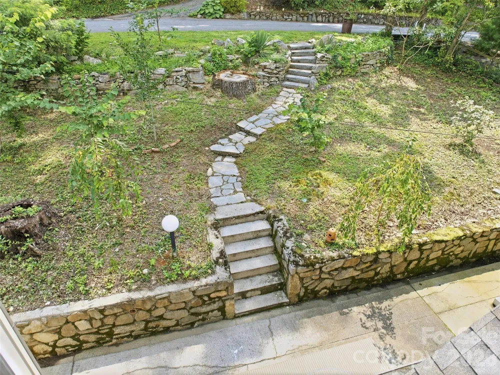 279 Longview Drive Waynesville, NC 28786