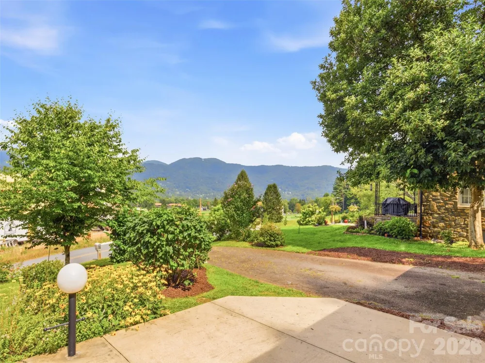 279 Longview Drive Waynesville, NC 28786