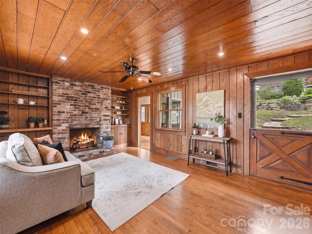 279 Longview Drive Waynesville, NC 28786