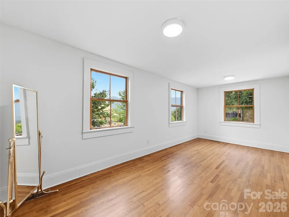 279 Longview Drive Waynesville, NC 28786