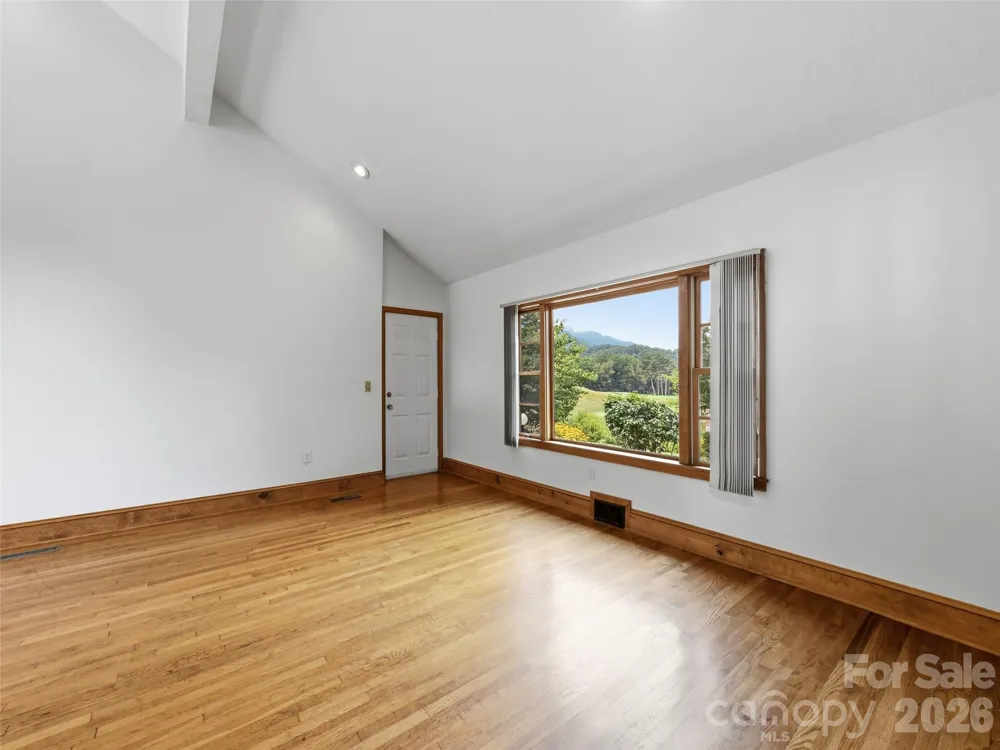 279 Longview Drive Waynesville, NC 28786