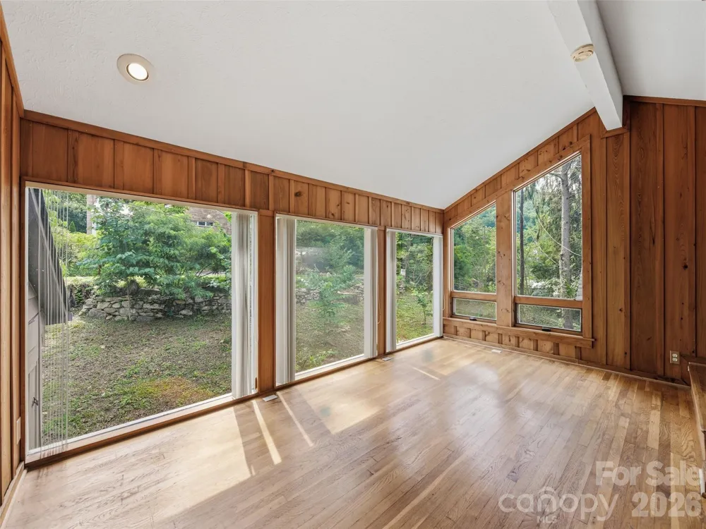 279 Longview Drive Waynesville, NC 28786