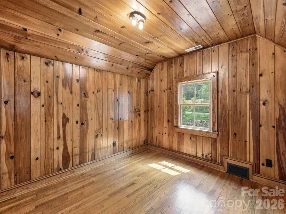 279 Longview Drive Waynesville, NC 28786