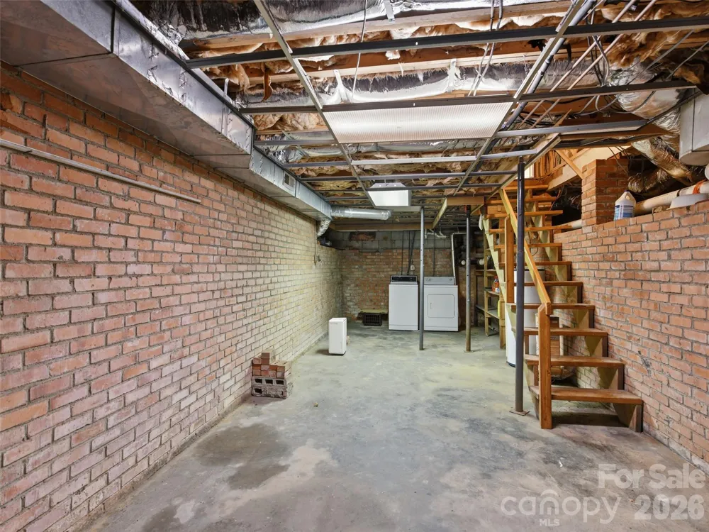 279 Longview Drive Waynesville, NC 28786