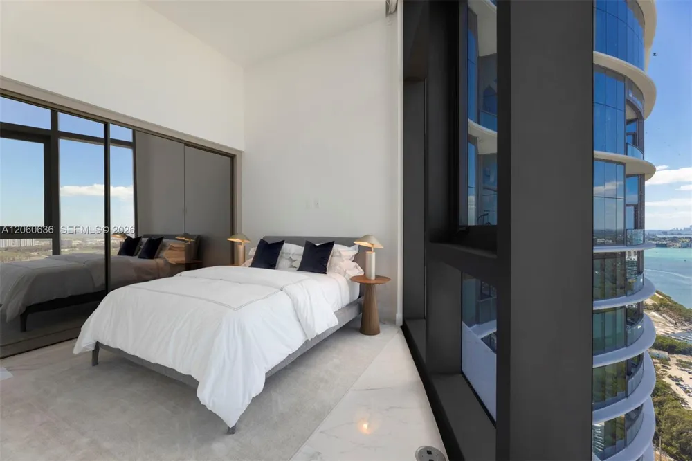 15701 Collins Ave #4701 Sunny Isles Beach, FL 33160