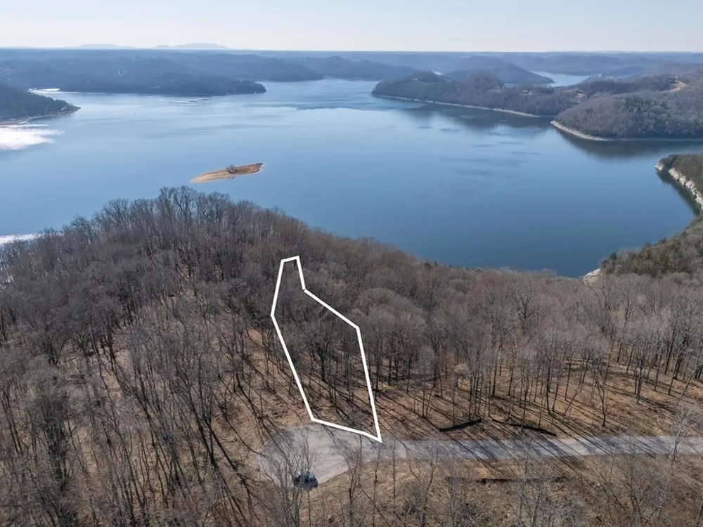 28 Back Ranch Dr Silver Point, TN 38582
