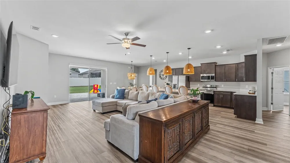 6686 TREYMONT DRIVE Lakeland, FL 33813