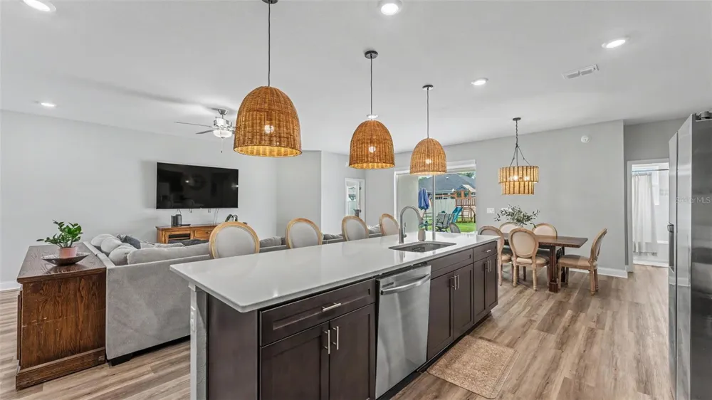 6686 TREYMONT DRIVE Lakeland, FL 33813