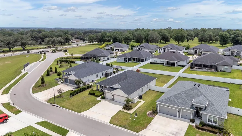 6686 TREYMONT DRIVE Lakeland, FL 33813