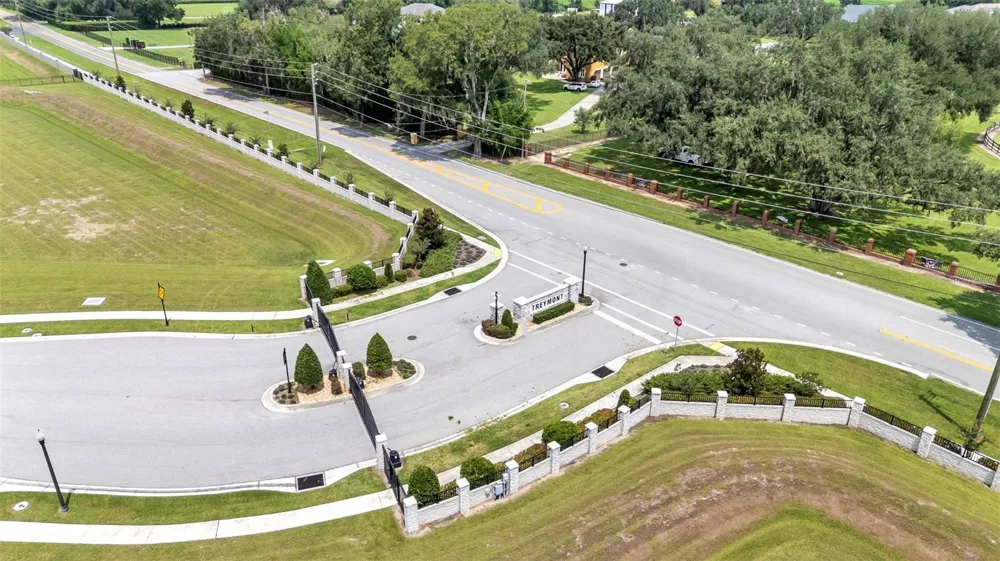 6686 TREYMONT DRIVE Lakeland, FL 33813