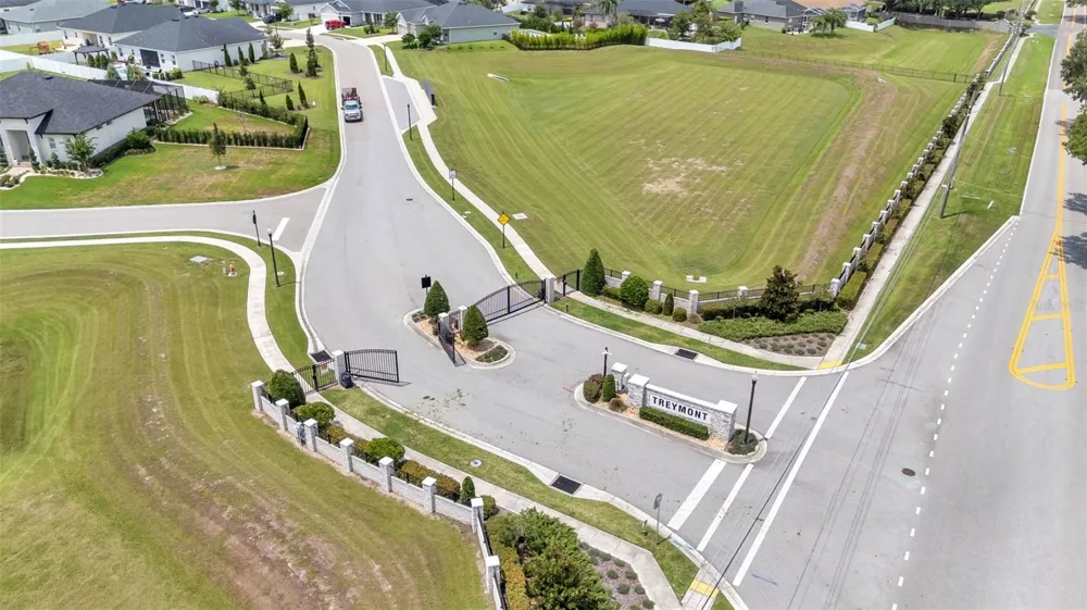 6686 TREYMONT DRIVE Lakeland, FL 33813