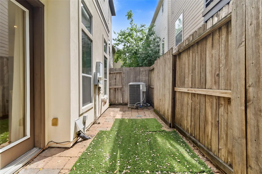 2823 Sherwin Street Houston, TX 77007