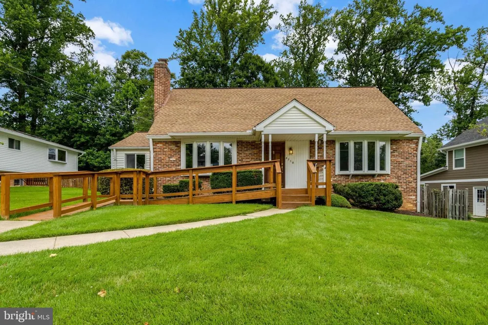 8710 PICCADILLY PLACE Springfield, VA 22151