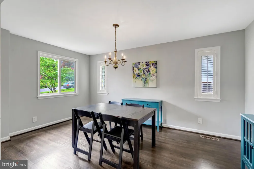 8710 PICCADILLY PLACE Springfield, VA 22151
