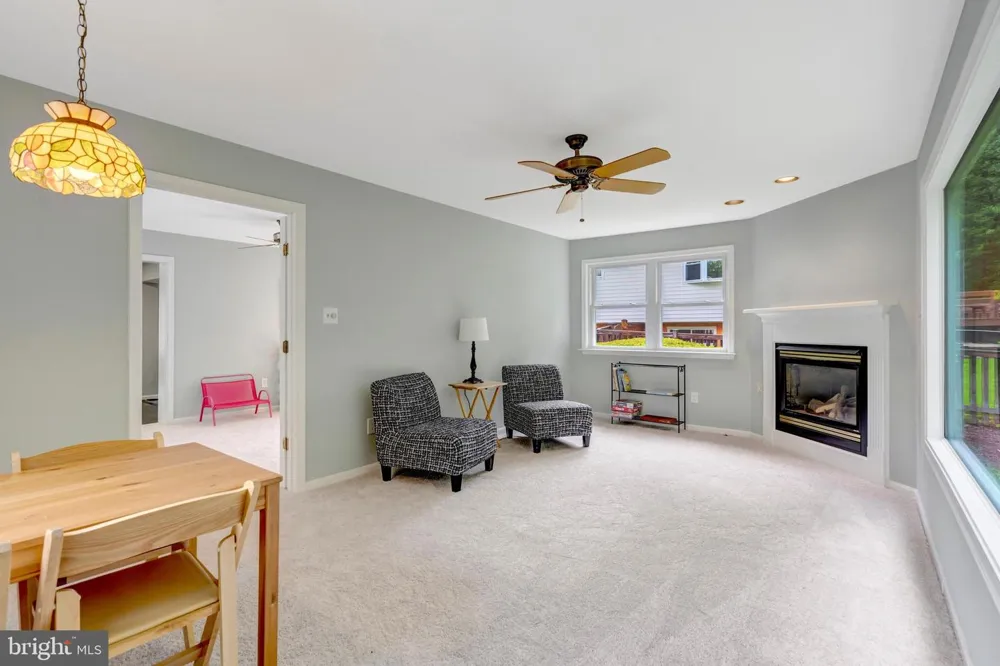 8710 PICCADILLY PLACE Springfield, VA 22151