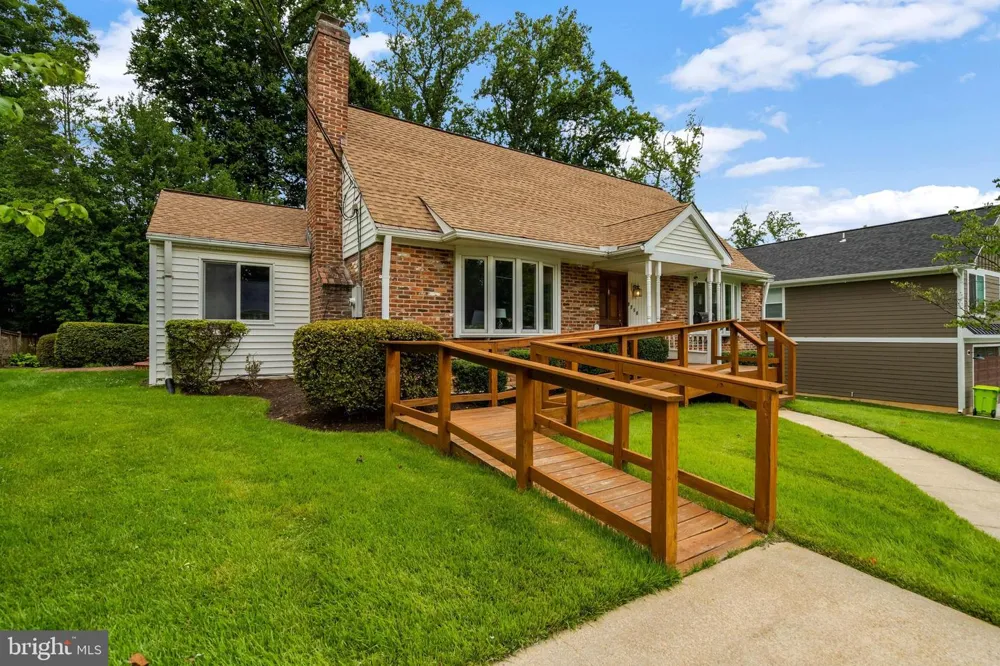 8710 PICCADILLY PLACE Springfield, VA 22151