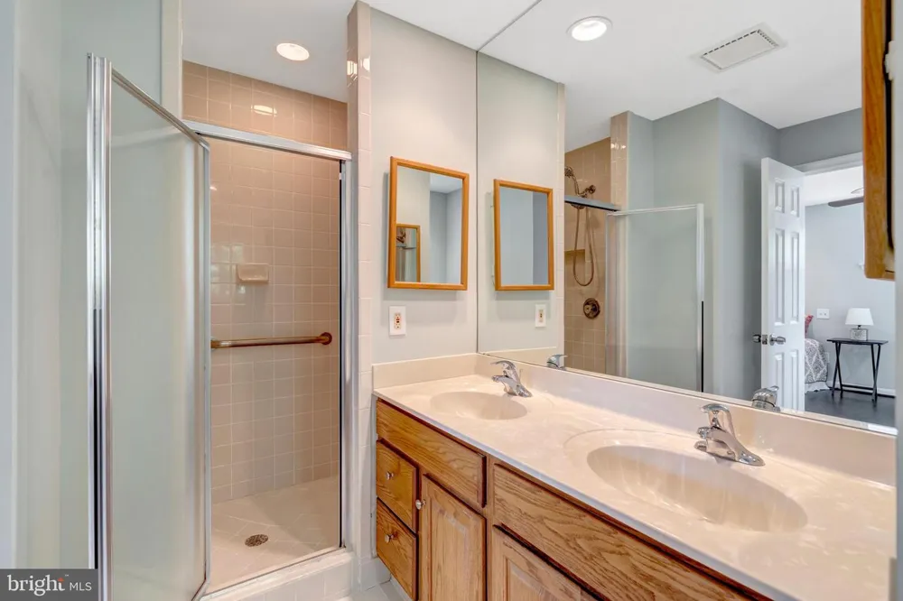 8710 PICCADILLY PLACE Springfield, VA 22151