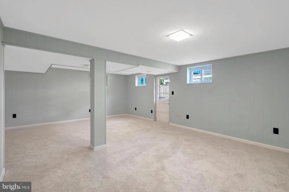 8710 PICCADILLY PLACE Springfield, VA 22151