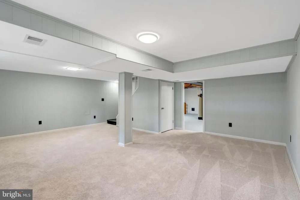 8710 PICCADILLY PLACE Springfield, VA 22151