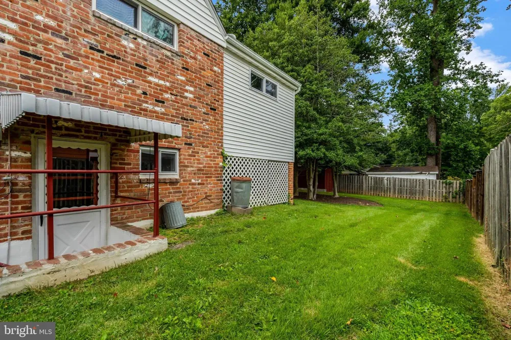 8710 PICCADILLY PLACE Springfield, VA 22151