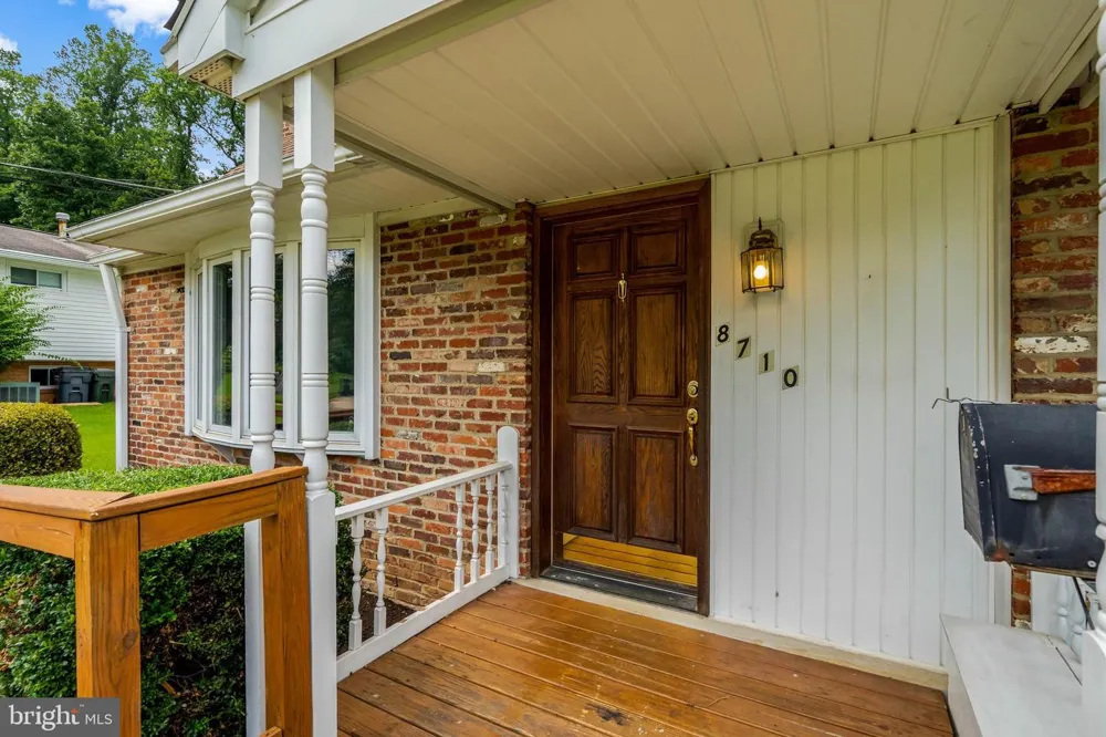 8710 PICCADILLY PLACE Springfield, VA 22151