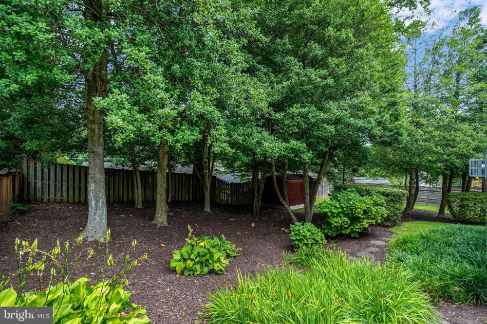 8710 PICCADILLY PLACE Springfield, VA 22151