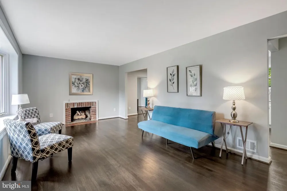 8710 PICCADILLY PLACE Springfield, VA 22151