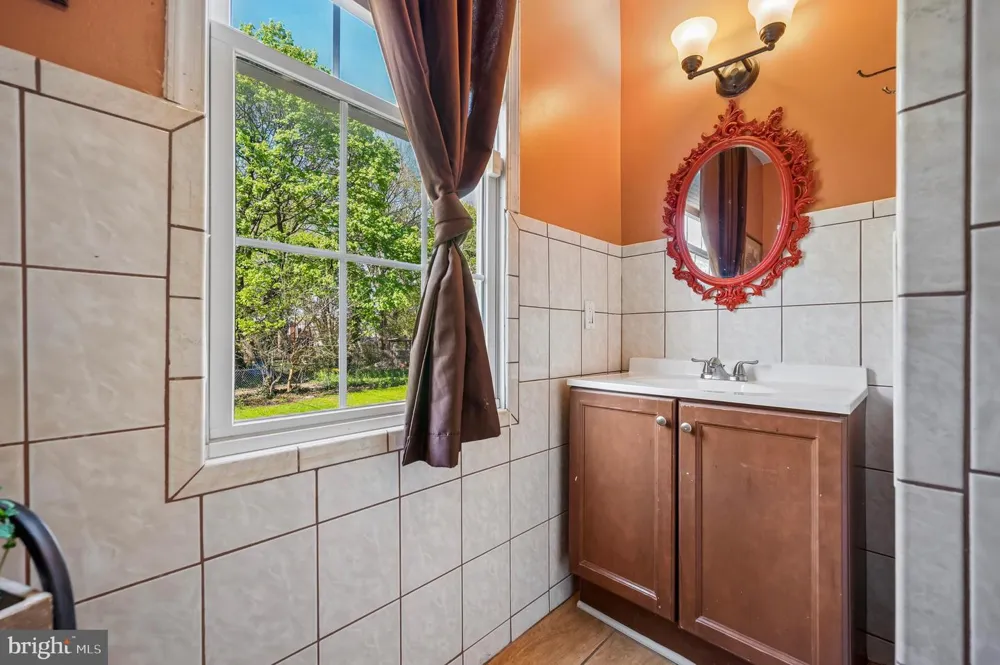 229 W HANSBERRY STREET Philadelphia, PA 19144
