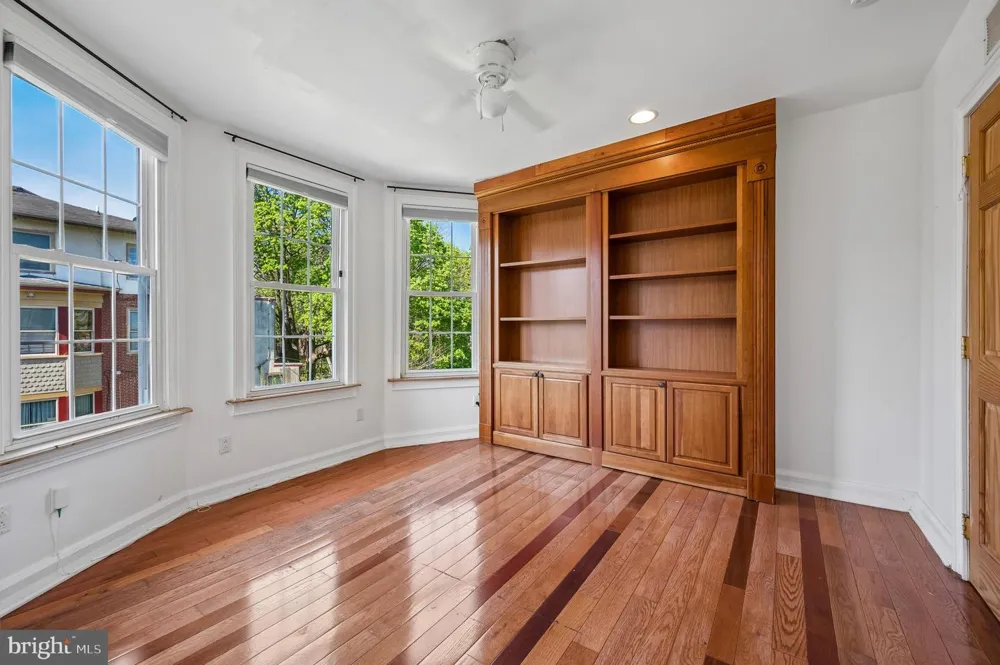 229 W HANSBERRY STREET Philadelphia, PA 19144