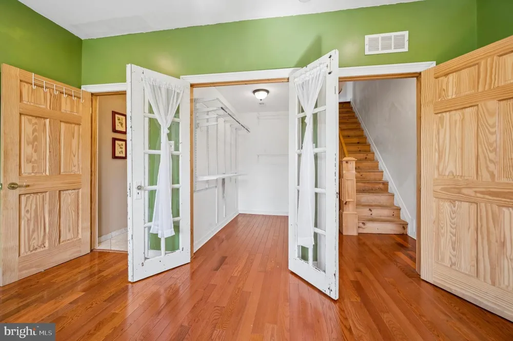 229 W HANSBERRY STREET Philadelphia, PA 19144