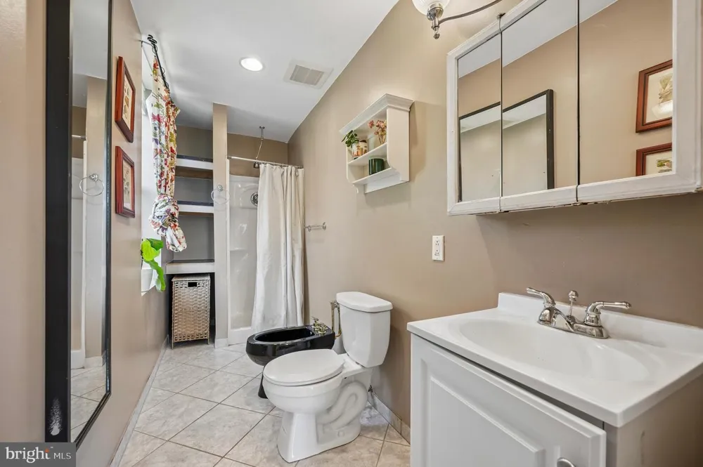 229 W HANSBERRY STREET Philadelphia, PA 19144