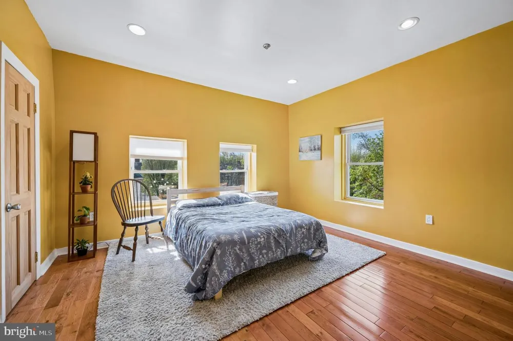 229 W HANSBERRY STREET Philadelphia, PA 19144