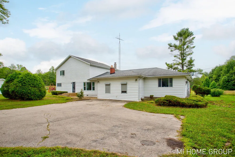 74721 30th Avenue Covert, MI 49043