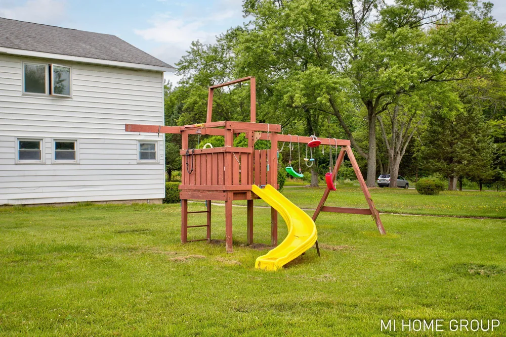 74721 30th Avenue Covert, MI 49043