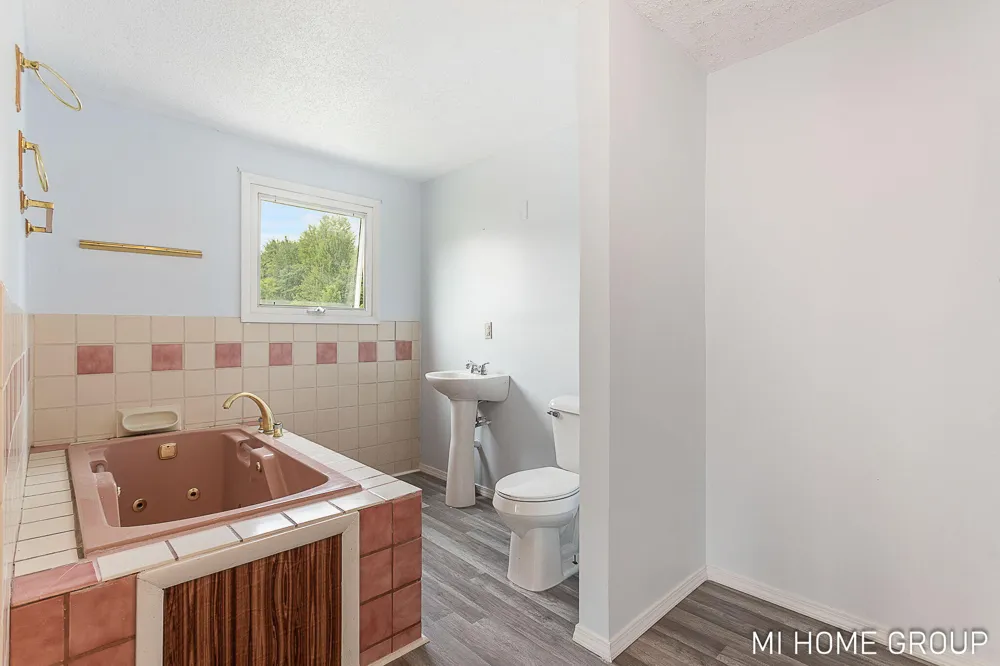 74721 30th Avenue Covert, MI 49043