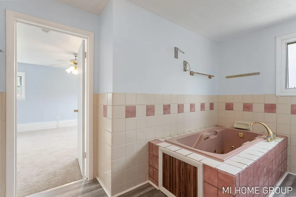 74721 30th Avenue Covert, MI 49043