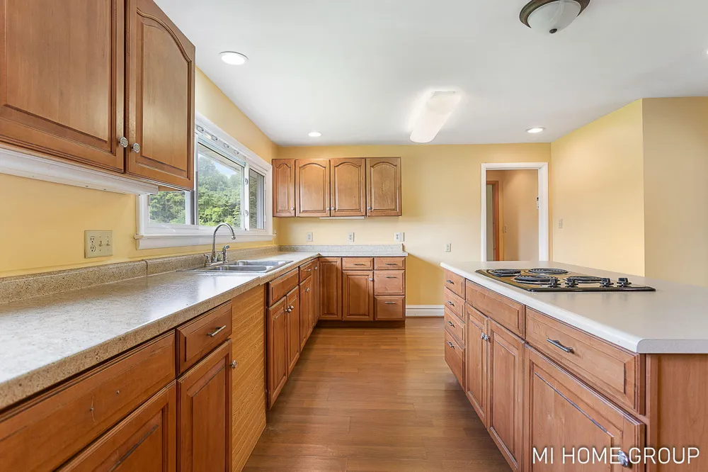 74721 30th Avenue Covert, MI 49043