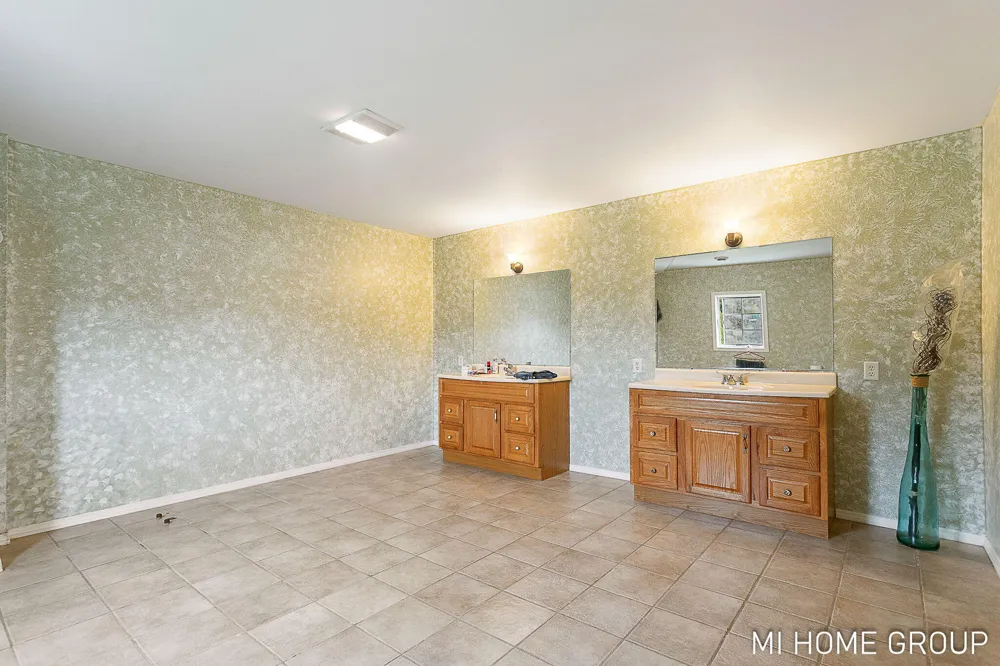 74721 30th Avenue Covert, MI 49043