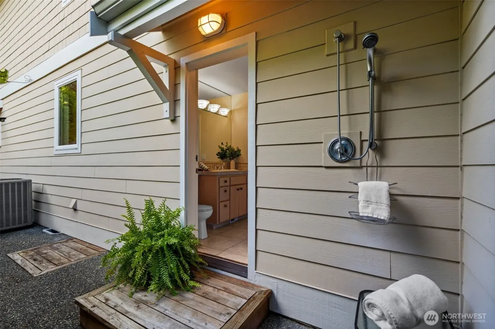 13591 E State Route 106 Belfair, WA 98528