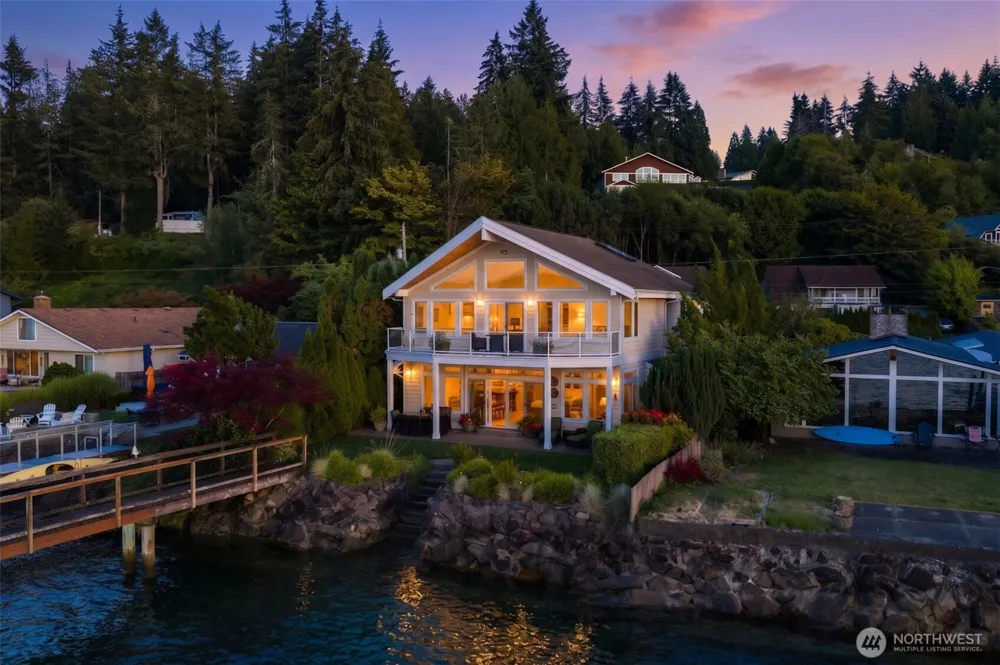 13591 E State Route 106 Belfair, WA 98528