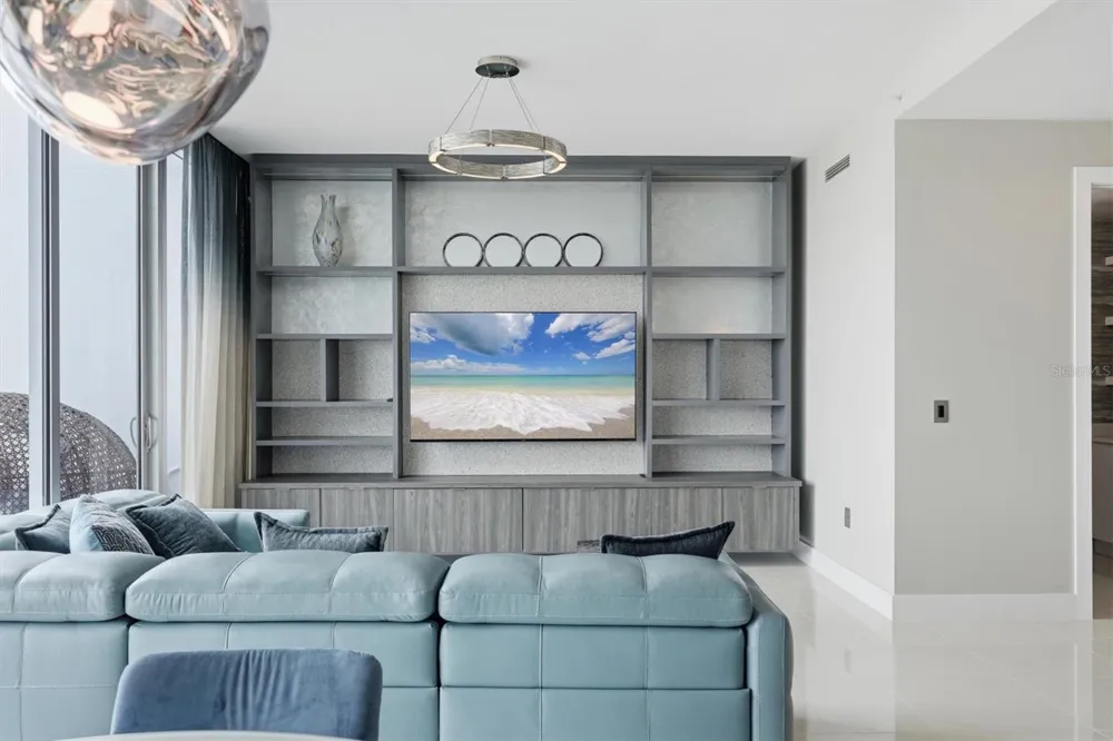 1155 GULFSTREAM AVENUE #807 Sarasota, FL 34236