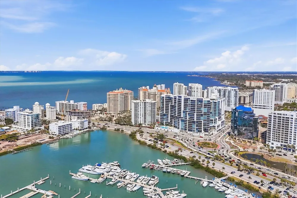 1155 GULFSTREAM AVENUE #807 Sarasota, FL 34236