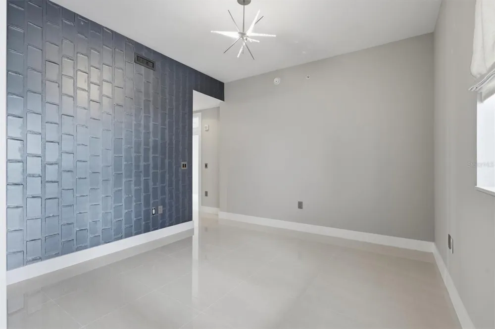 1155 GULFSTREAM AVENUE #807 Sarasota, FL 34236