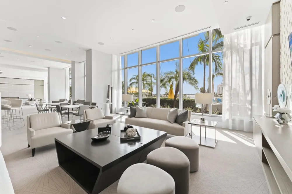 1155 GULFSTREAM AVENUE #807 Sarasota, FL 34236