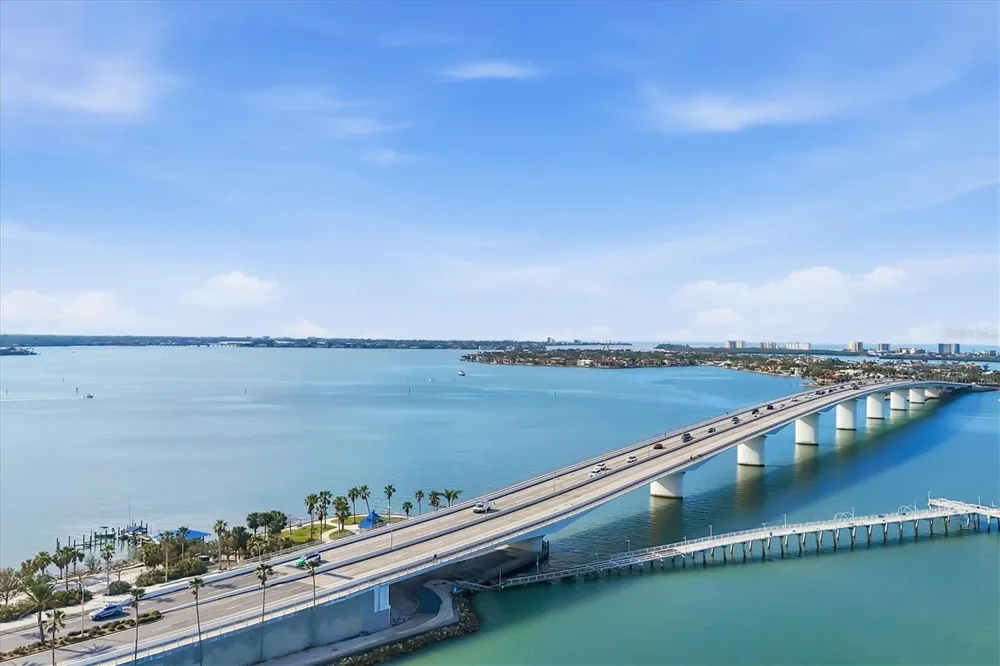 1155 GULFSTREAM AVENUE #807 Sarasota, FL 34236