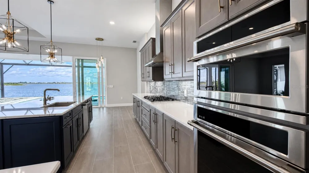 812 BLUE SHELL LOOP Sarasota, FL 34240